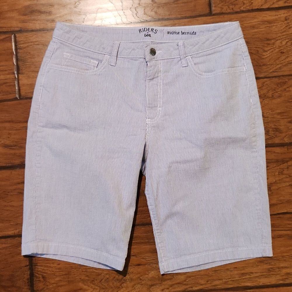 Riders by Lee, midrise Bermuda shorts Women's 14M blue white pinstripes